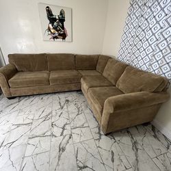 Sectional Couch FREE DELIVER