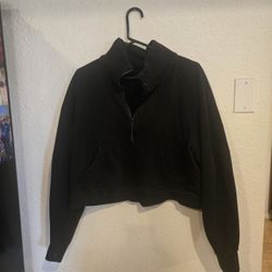 Lululemon Scuba Black cropped quarter zip sweatshirt