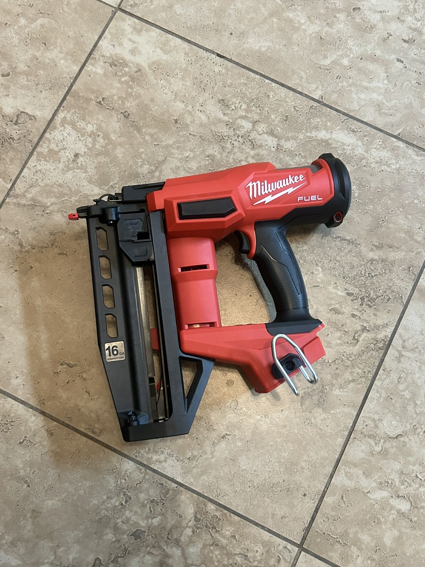 Milwaukee M18 FUEL 16g Straight Finish Nailer (tool Only)