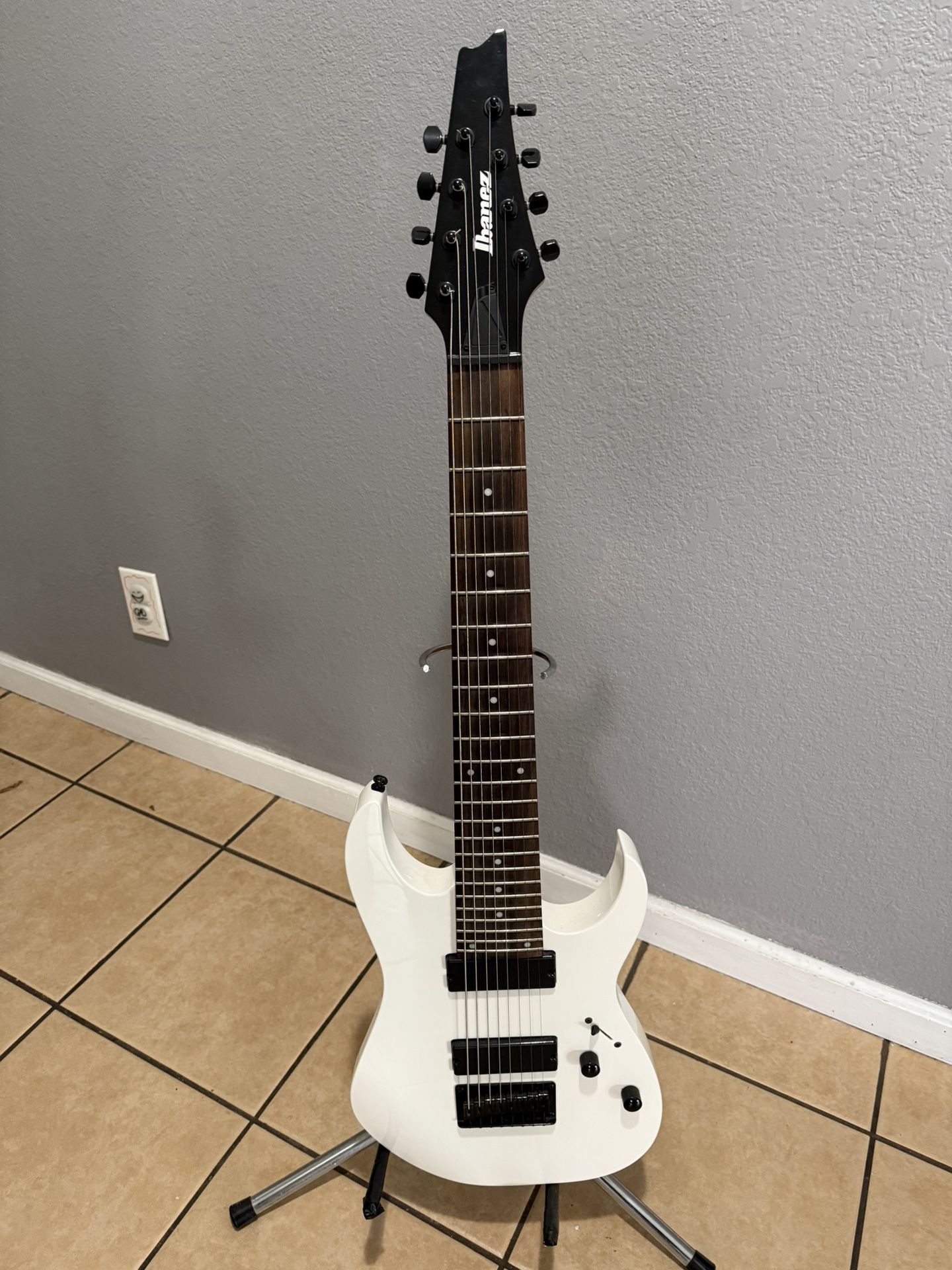 8 String Ibanez 