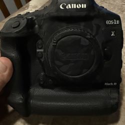 Canon Camera / Canon Lens 70-200 2.8  is 2 USM 