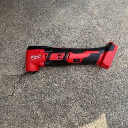 Milwaukee M18 Oscillating Multi Tool 