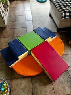 Toddler climbing toy