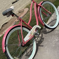 Huffy 26" Cranbrook Women's Cruiser Bike, Pink Ready To Ride Beautiful Like New 