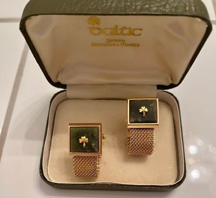 Vintage Gold Tone Connemara Marble Shamrock Cufflinks
