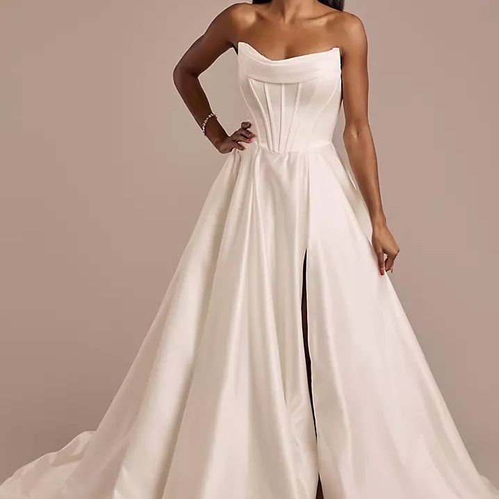 sculpted corset bodice satin wedding dress STYLE# SWG1031 for Sale in Las Vegas, NV Lace TROUSER WAIST SIZE:48 INCH WAIST | REGULAR LENGTH size-xl-for-uk-size-12-14-eu-40-42 Women's Red Brocade Midi The back of the