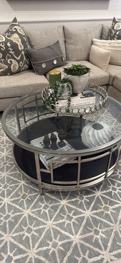 Coffee table round 38”