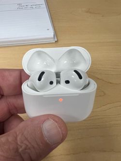 Apple AirPods 4