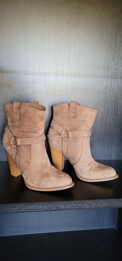 Taupe Suede Size 9. New Open Box