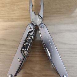 Leatherman juice XE6