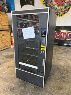Snack Vending Machine with Keypad