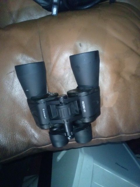 10-30X50 ZOOM BARSKA Binoculars