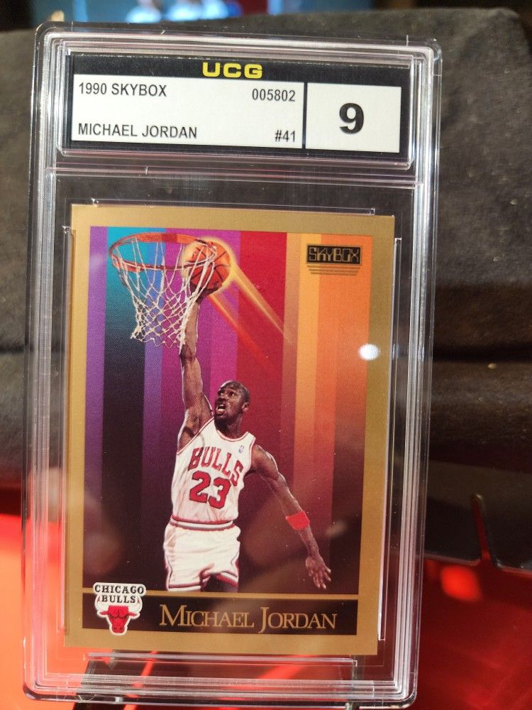 1990 SKYBOX #41 MICHAEL JORDAN UCG MINT 9