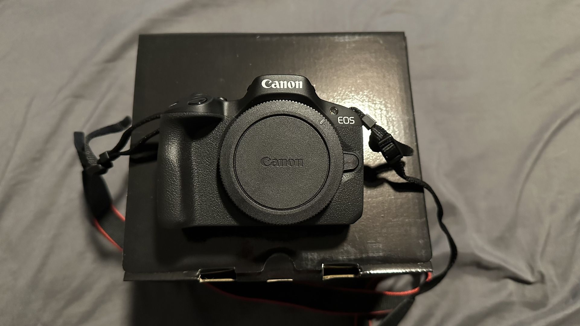 Canon R50