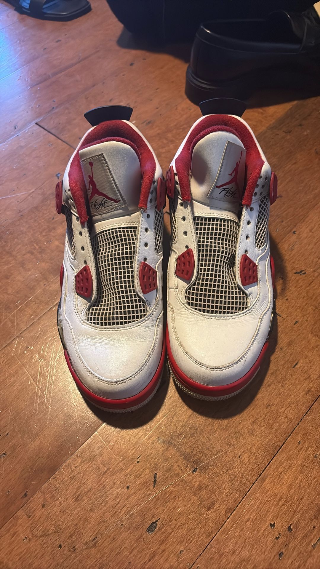 Jordan 4 Fire Reds