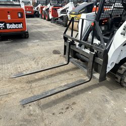 Skid Steer/ Compact Track Loader/ Fork Attachment 