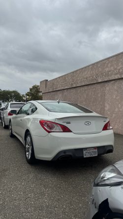 Hyundai genesis 2012