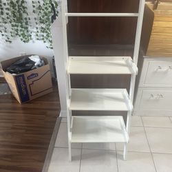 Leaning Shelves