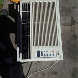  LG Air Conditioner 