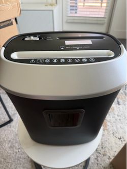 12-Sheet Cross-Cut Paper Shredder – Excellent Condition