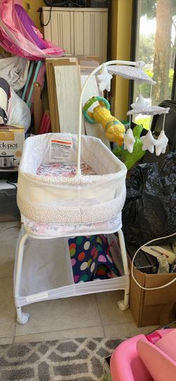 Delta children’s smart rocking bassinet