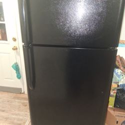 Frigidaire Refrigerator 