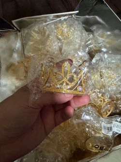 Gold small crowns
