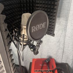 Guitar center studio sale bundle