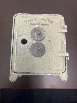 Tiny mint Bank safe