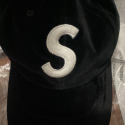 Supreme Velvet S Logo