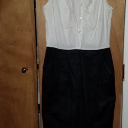 Wonen's Size 0 Black & White Sleeveless Summer Dress