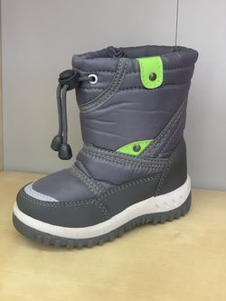 Snow boots for boys sizes 2, 3, 4 kids sizes