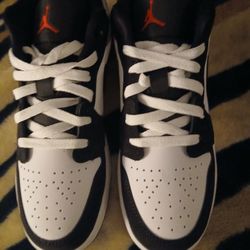 NEW .....NIKE AIR JORDAN 1 Low