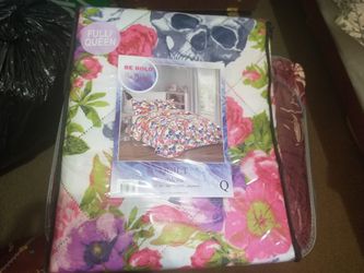 Skull Flowers Print Quilt 