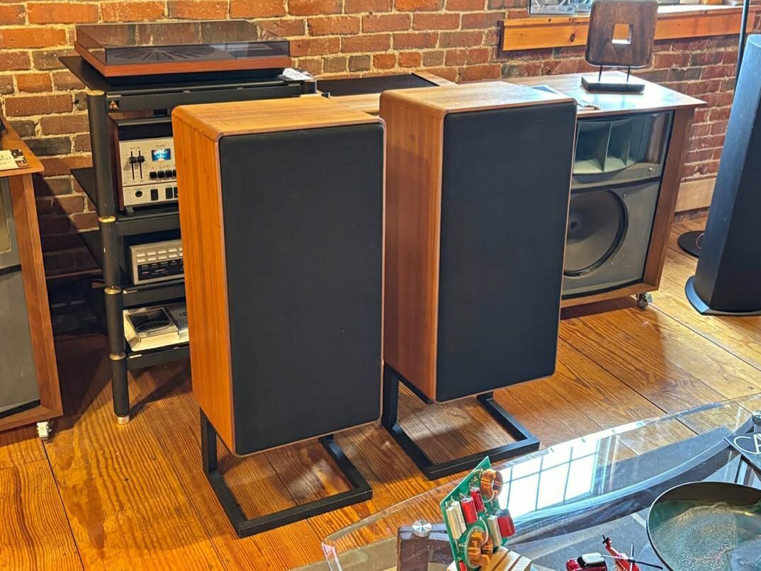 Braun LV1020 Powered Control Monitors - The very best of Braun/ADS Vintage Audio