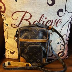 Louis Vuitton Monogram Danube & Key Chain Wallet