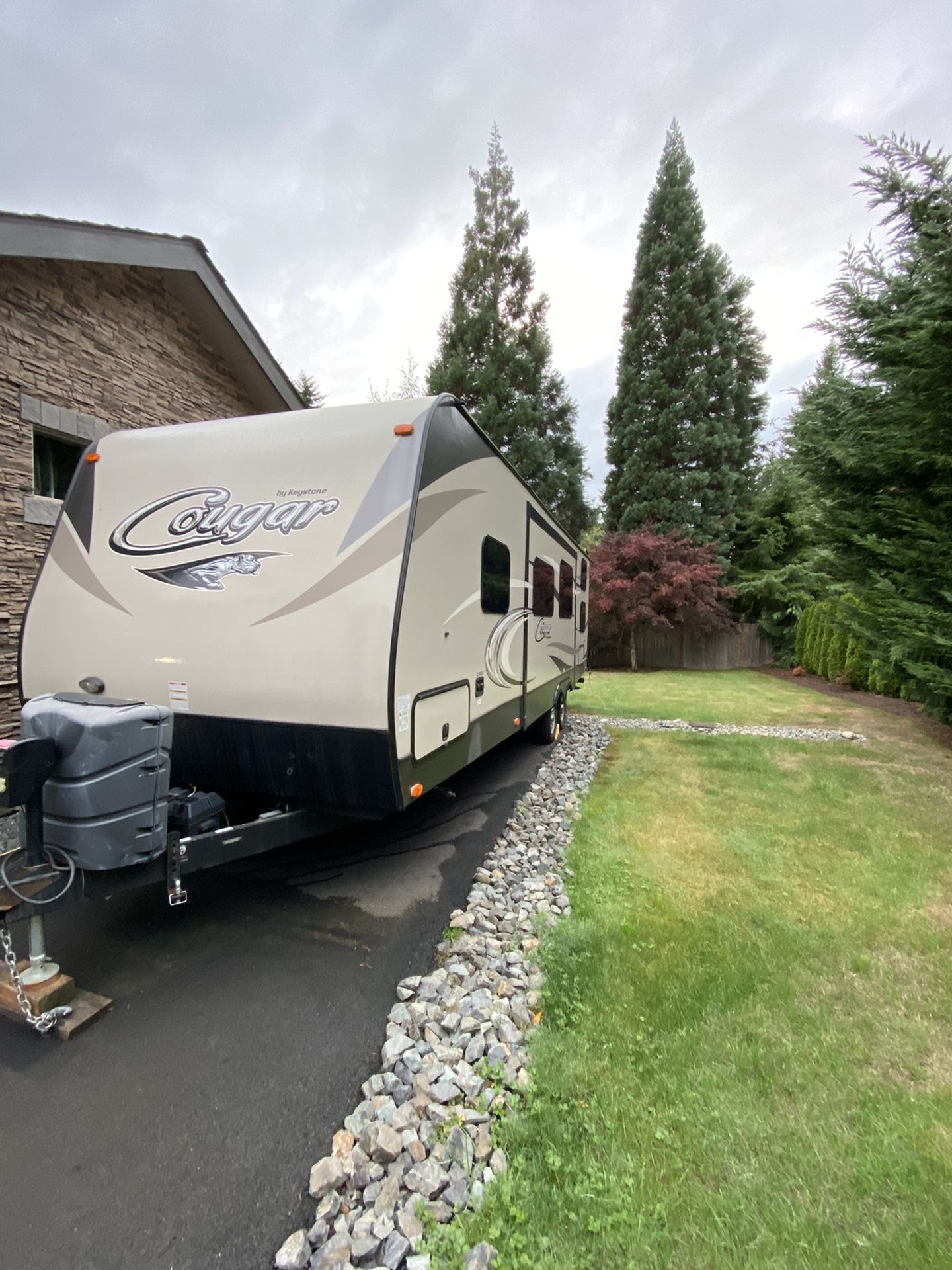 2016 28RBSWE Keystone Cougar RV trailer