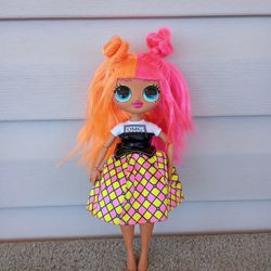 LOL Surprise OMG Neonlicious Fashion Doll