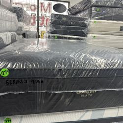 QUEEN SIZE SIMMONS BEAUTYREST BLACK SERIES 3 (PLUSH) PILLOW TOP MATTRESS & BOX SPRING BED SET