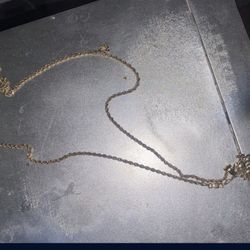 Gold Chain With Gold Pendant 