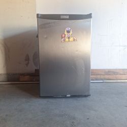 Mini Refrigerator 