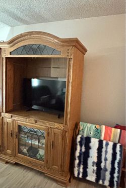 Armoire/Entertainment Center