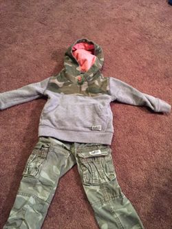 Hoodie and pant set 2t boy camo
