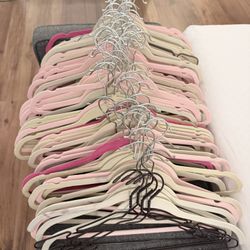 High Quality Velvet & Metal Hangers – Non-Plastic – Moving Sale – Bundle 