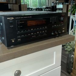 Rotel Receiver