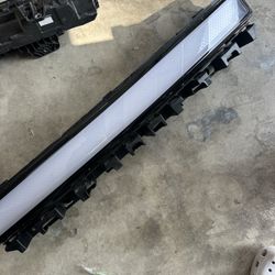 2022 2023 2024 Rivian R1T Center Light