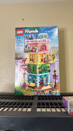 ***FRIENDS LEGO SET***