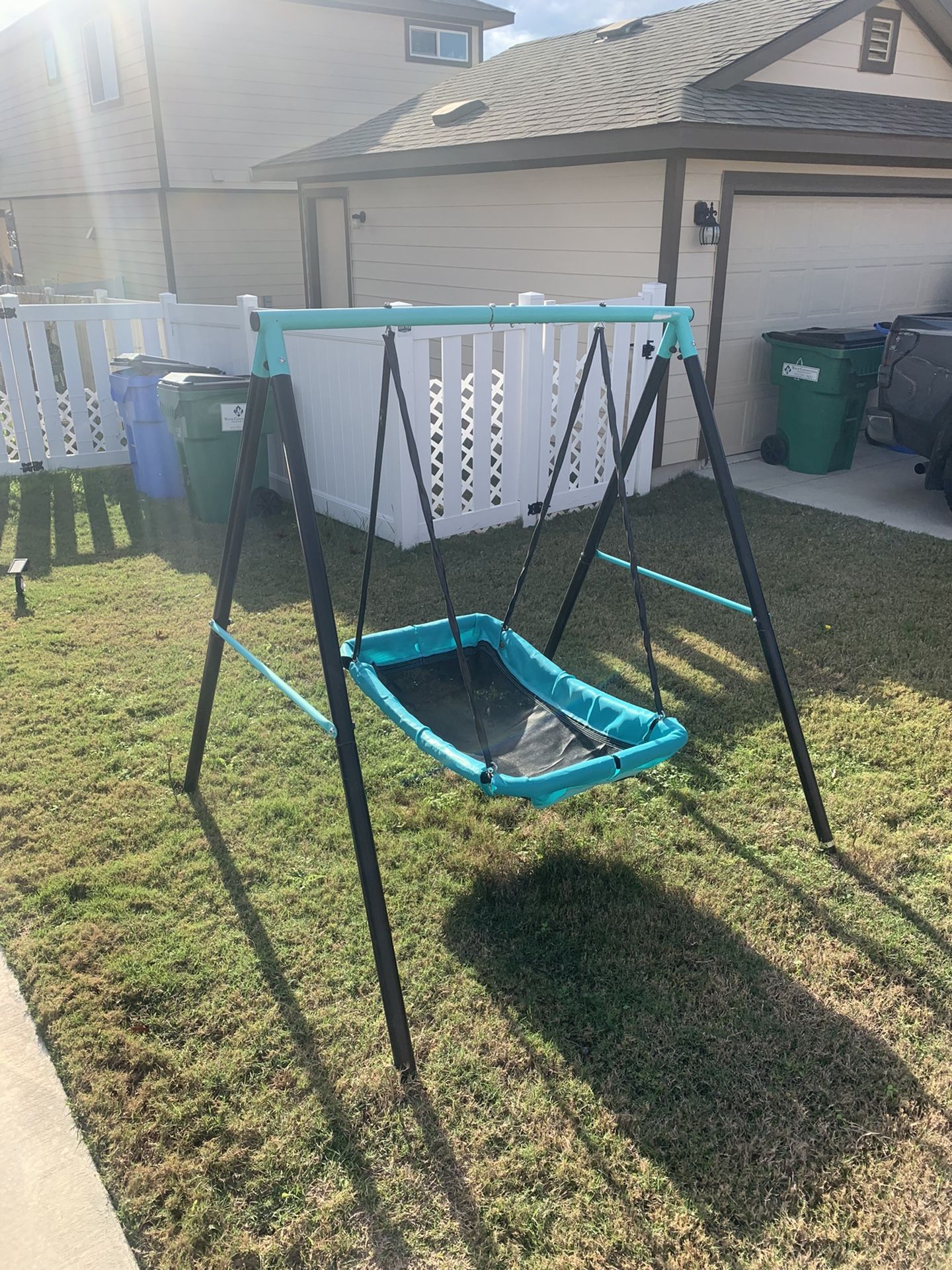 Jump Power Magic Carpet Swing Set