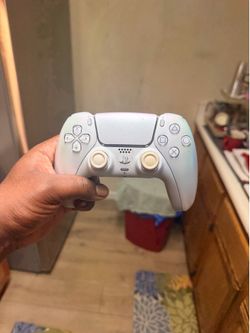 PS5 pearlescent controller