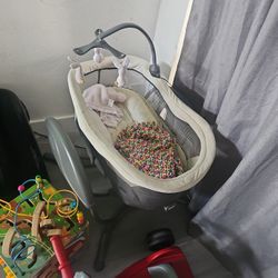 Baby rocker/glider Graco